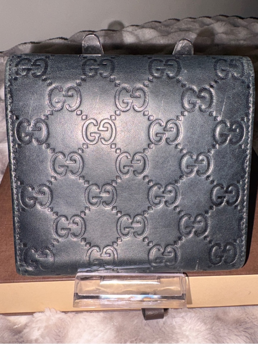 Gucci Black Embossed GG Leather Compact Wallet - Picture 4 of 4